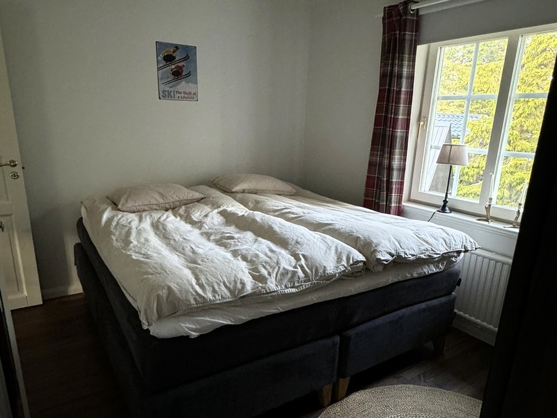 sovrum 2 med en våningsäng och en dubbelsäng
